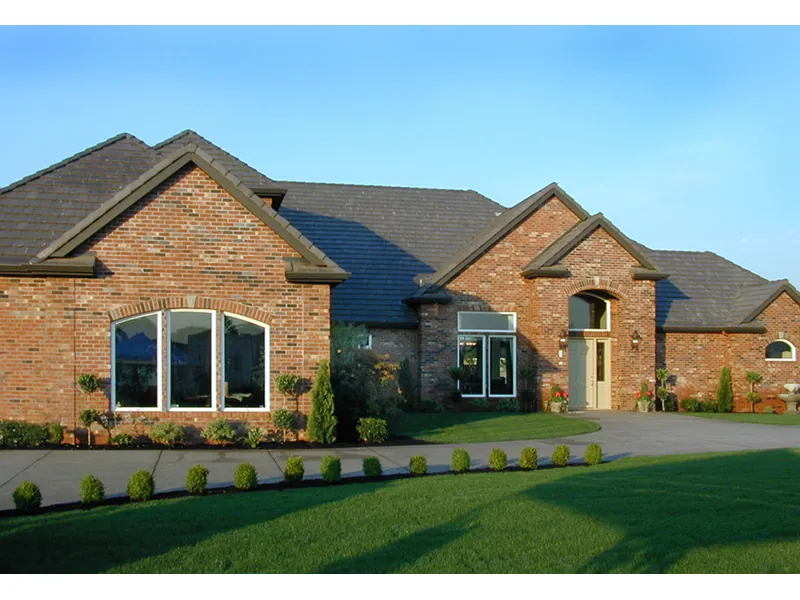 Traditional House Plan Front Photo 01 - 011S-0076 - Shop House Plans and More
